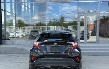 Toyota C-HR I рестайлинг, 2017 год, 1 700 000 рублей, 6 фотография