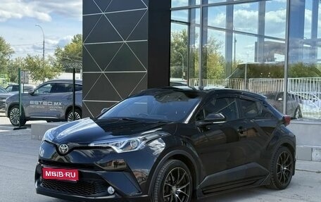 Toyota C-HR I рестайлинг, 2017 год, 1 700 000 рублей, 1 фотография