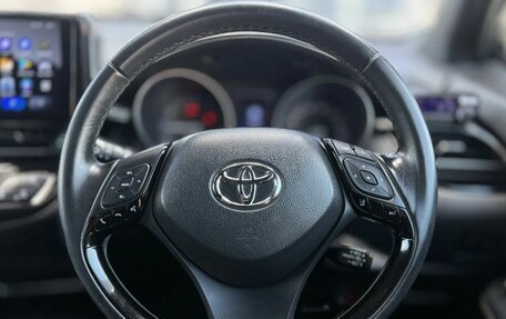 Toyota C-HR I рестайлинг, 2017 год, 1 700 000 рублей, 13 фотография