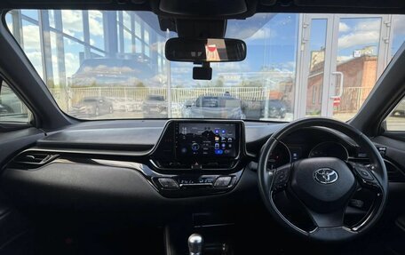 Toyota C-HR I рестайлинг, 2017 год, 1 700 000 рублей, 9 фотография
