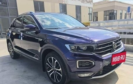 Volkswagen T-Roc I, 2022 год, 1 230 000 рублей, 1 фотография