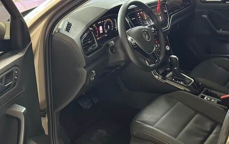 Volkswagen T-Roc I, 2022 год, 1 320 000 рублей, 7 фотография