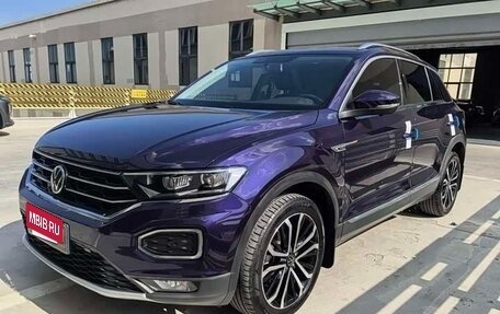 Volkswagen T-Roc I, 2022 год, 1 230 000 рублей, 3 фотография