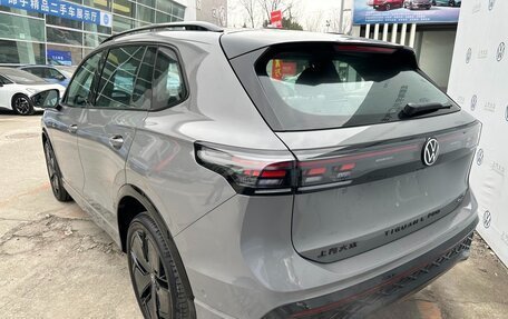 Volkswagen Tiguan, 2025 год, 4 662 700 рублей, 3 фотография