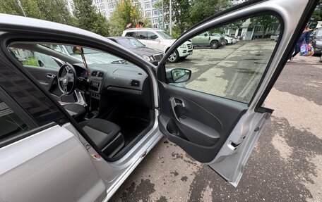Volkswagen Polo VI (EU Market), 2011 год, 500 000 рублей, 11 фотография