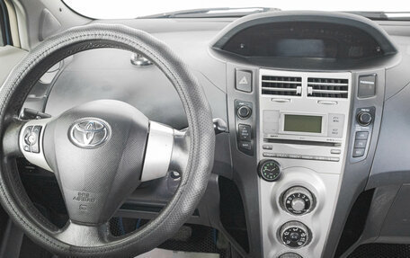 Toyota Yaris III рестайлинг, 2007 год, 669 000 рублей, 13 фотография