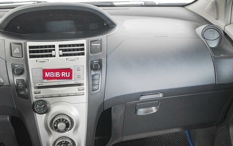 Toyota Yaris III рестайлинг, 2007 год, 669 000 рублей, 15 фотография