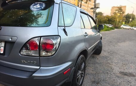 Lexus RX IV рестайлинг, 2001 год, 699 999 рублей, 4 фотография