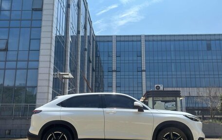 Honda Vezel, 2023 год, 1 860 000 рублей, 4 фотография