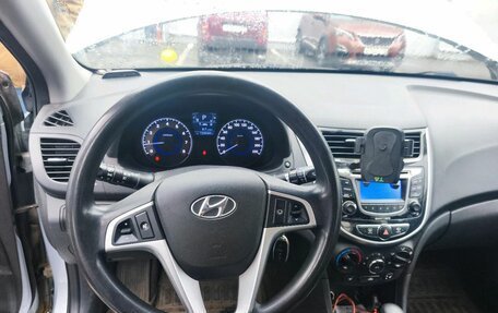 Hyundai Solaris II рестайлинг, 2011 год, 639 000 рублей, 5 фотография