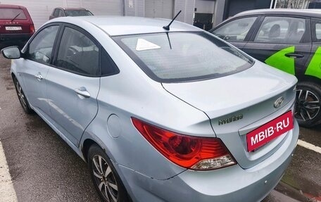 Hyundai Solaris II рестайлинг, 2011 год, 639 000 рублей, 2 фотография