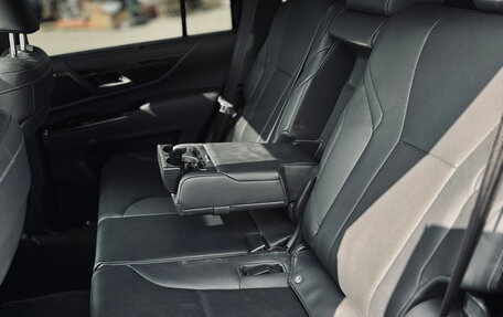 Lexus LX, 2024 год, 17 700 000 рублей, 24 фотография