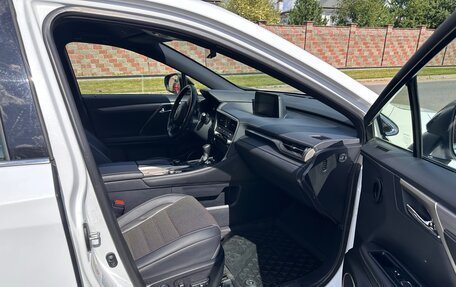Lexus RX IV рестайлинг, 2017 год, 3 400 000 рублей, 15 фотография