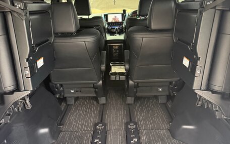 Toyota Vellfire II, 2018 год, 4 900 000 рублей, 18 фотография