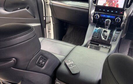 Toyota Vellfire II, 2018 год, 4 900 000 рублей, 24 фотография
