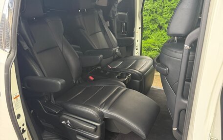 Toyota Vellfire II, 2018 год, 4 900 000 рублей, 15 фотография