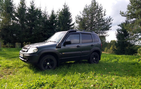 Chevrolet Niva I рестайлинг, 2017 год, 565 000 рублей, 3 фотография