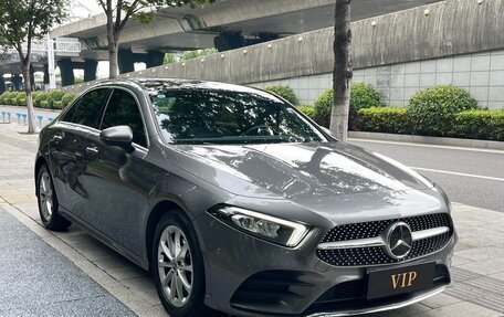 Mercedes-Benz A-Класс, 2022 год, 1 800 000 рублей, 3 фотография