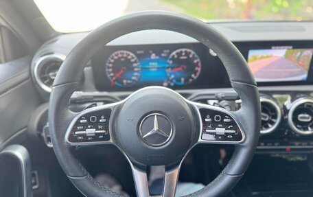 Mercedes-Benz A-Класс, 2022 год, 1 690 000 рублей, 10 фотография