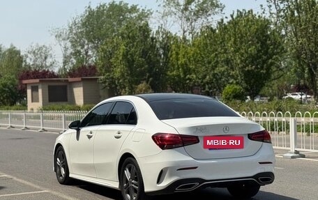 Mercedes-Benz A-Класс, 2022 год, 1 690 000 рублей, 6 фотография