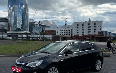 Opel Astra J, 2011 год, 676 000 рублей, 2 фотография