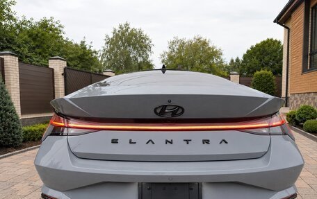Hyundai Elantra, 2022 год, 1 640 000 рублей, 8 фотография