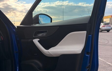 Jaguar F-Pace, 2016 год, 3 590 000 рублей, 13 фотография