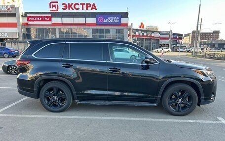 Toyota Highlander III, 2020 год, 3 790 000 рублей, 1 фотография