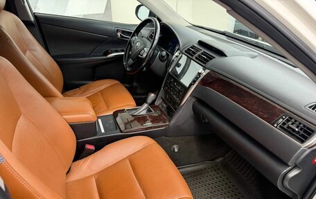 Toyota Camry, 2017 год, 2 098 000 рублей, 9 фотография