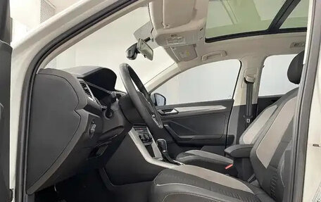 Volkswagen T-Roc I, 2022 год, 1 266 000 рублей, 7 фотография
