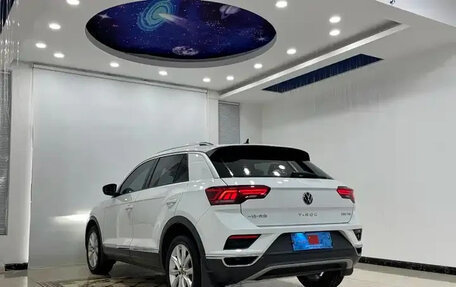 Volkswagen T-Roc I, 2022 год, 1 266 000 рублей, 6 фотография