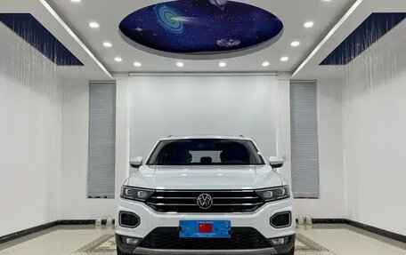Volkswagen T-Roc I, 2022 год, 1 266 000 рублей, 2 фотография