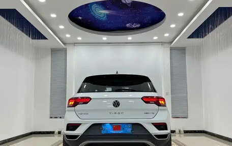 Volkswagen T-Roc I, 2022 год, 1 266 000 рублей, 5 фотография
