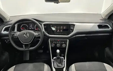 Volkswagen T-Roc I, 2022 год, 1 266 000 рублей, 9 фотография