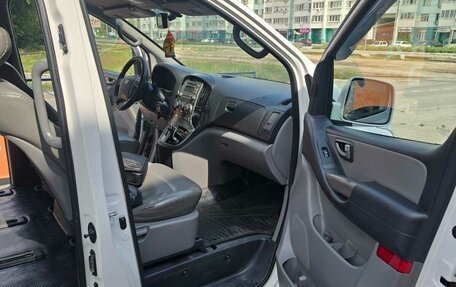 Hyundai H-1 II рестайлинг, 2012 год, 1 590 000 рублей, 8 фотография