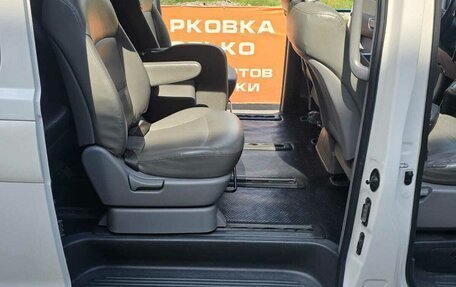 Hyundai H-1 II рестайлинг, 2012 год, 1 590 000 рублей, 16 фотография