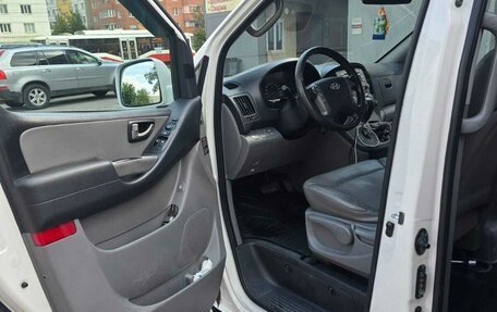 Hyundai H-1 II рестайлинг, 2012 год, 1 590 000 рублей, 18 фотография