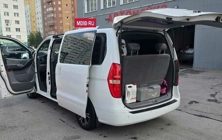 Hyundai H-1 II рестайлинг, 2012 год, 1 590 000 рублей, 9 фотография