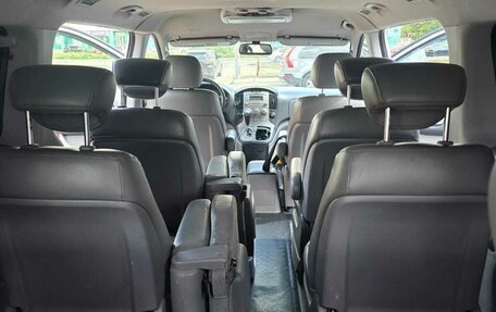Hyundai H-1 II рестайлинг, 2012 год, 1 590 000 рублей, 27 фотография