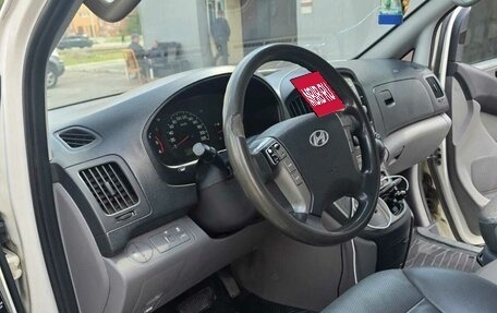 Hyundai H-1 II рестайлинг, 2012 год, 1 590 000 рублей, 21 фотография