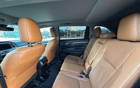 Toyota Highlander III, 2020 год, 3 790 000 рублей, 17 фотография