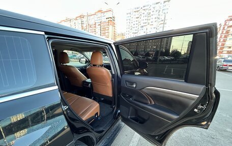 Toyota Highlander III, 2020 год, 3 790 000 рублей, 21 фотография