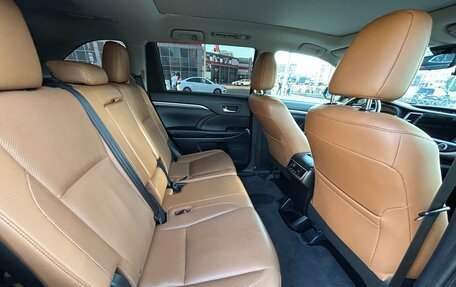 Toyota Highlander III, 2020 год, 3 790 000 рублей, 20 фотография