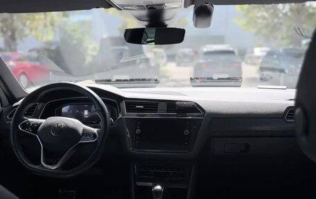 Volkswagen Tiguan II, 2021 год, 3 999 000 рублей, 7 фотография
