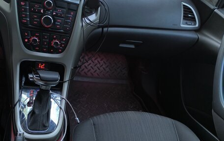 Opel Astra J, 2010 год, 675 000 рублей, 13 фотография