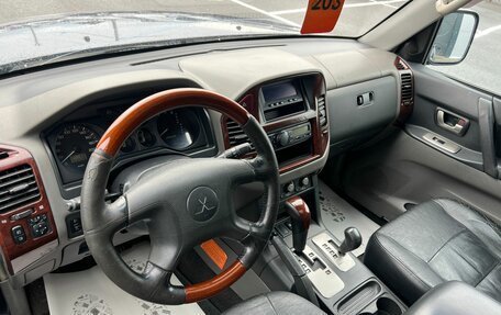 Mitsubishi Pajero III рестайлинг, 2005 год, 859 000 рублей, 11 фотография