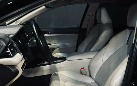Toyota Camry, 2021 год, 2 850 000 рублей, 10 фотография