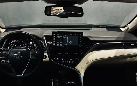 Toyota Camry, 2021 год, 2 850 000 рублей, 18 фотография