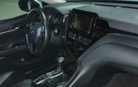 Toyota Camry, 2021 год, 1 800 000 рублей, 9 фотография