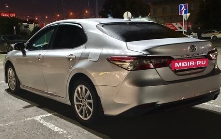 Toyota Camry, 2021 год, 1 800 000 рублей, 7 фотография